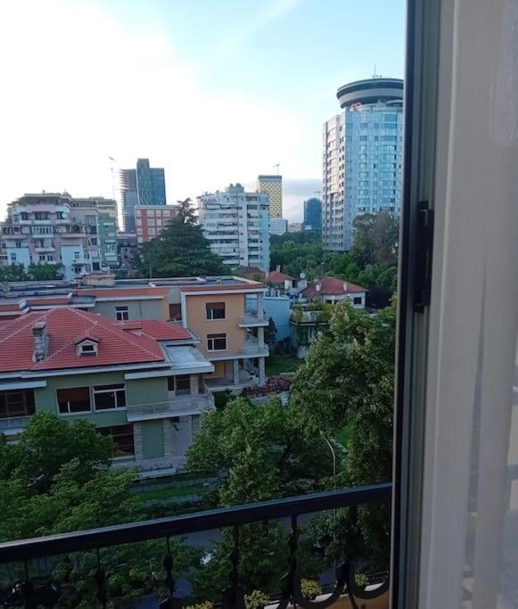 شقة Tirana Road Blloku Area المظهر الخارجي الصورة